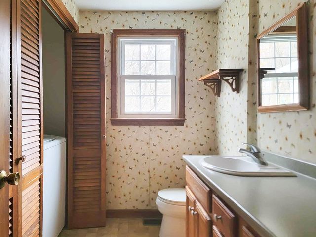 36 Hampton Drive, Nashua, NH 03063