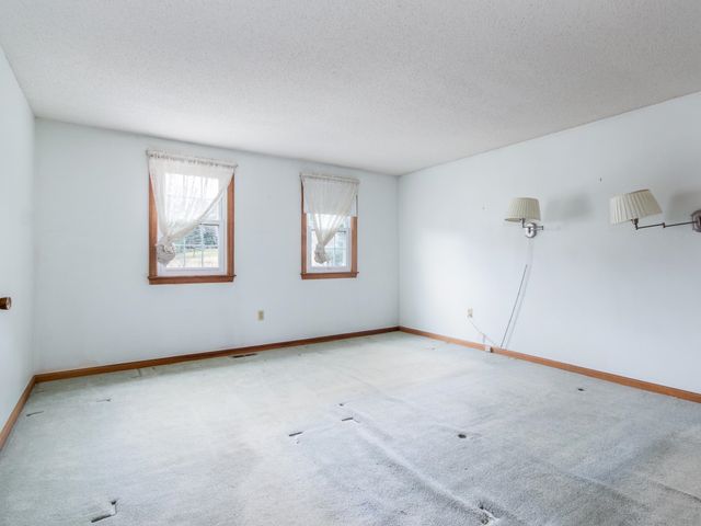 36 Hampton Drive, Nashua, NH 03063