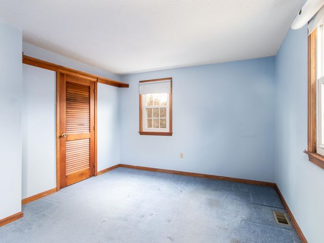 36 Hampton Drive, Nashua, NH 03063