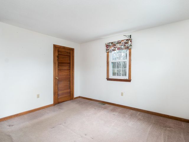 36 Hampton Drive, Nashua, NH 03063