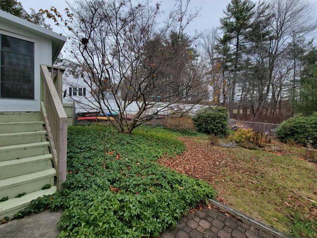 36 Hampton Drive, Nashua, NH 03063