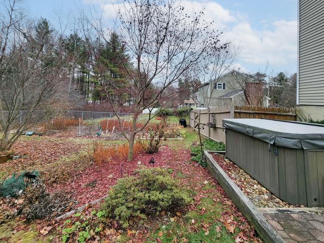 36 Hampton Drive, Nashua, NH 03063