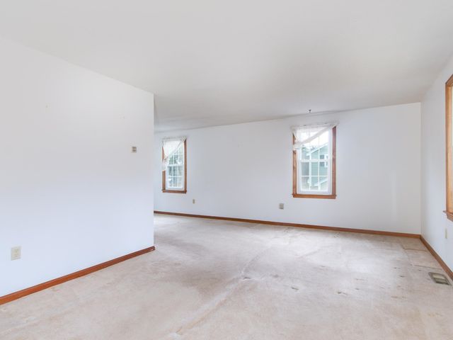 36 Hampton Drive, Nashua, NH 03063