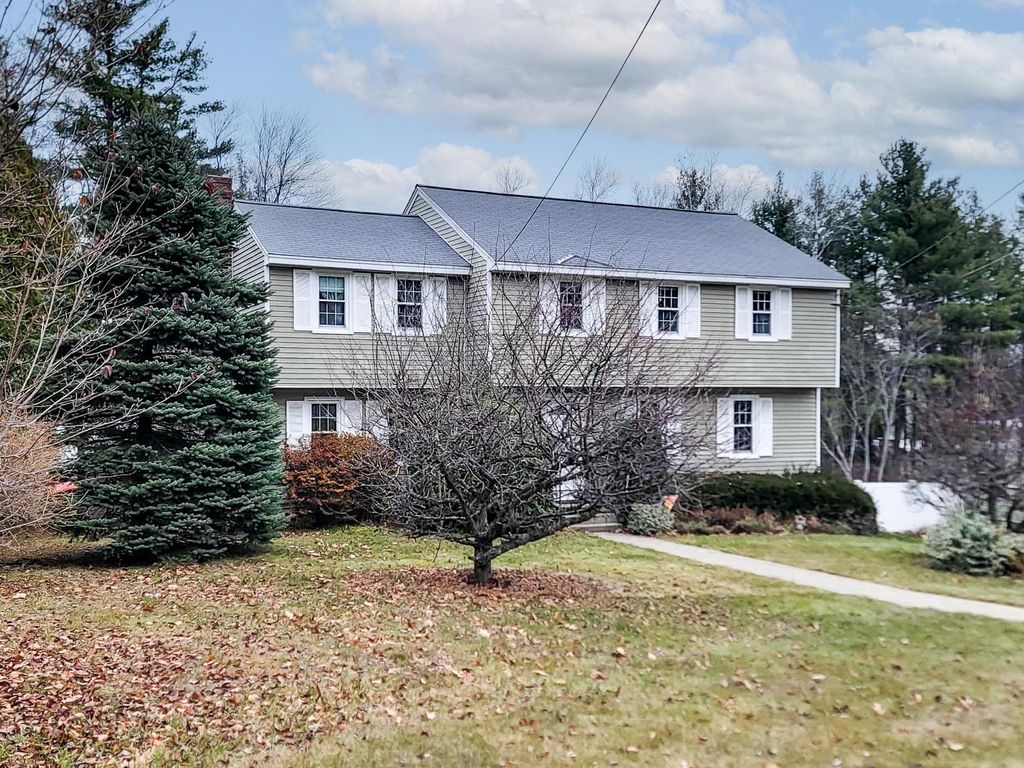 36 Hampton Drive, Nashua, NH 03063