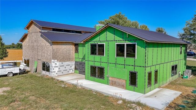 1411 S Hudnall Road, Oak Grove, MO 64075