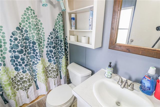 1411 S Hudnall Road, Oak Grove, MO 64075