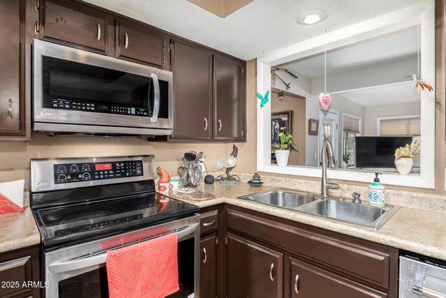 9333 E Parkside Drive, Sun Lakes, AZ 85248