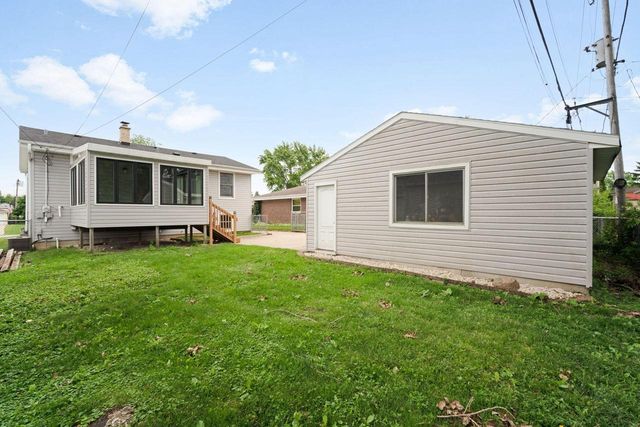 4229 S 90th STREET, Greenfield, WI 53228