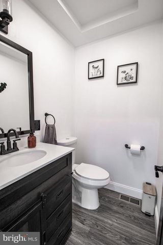17 MIDDLESEX AVE, Hainesport, NJ 08036