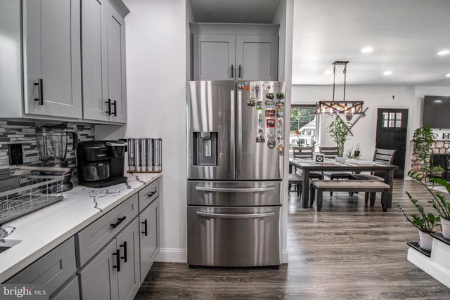 17 MIDDLESEX AVE, Hainesport, NJ 08036