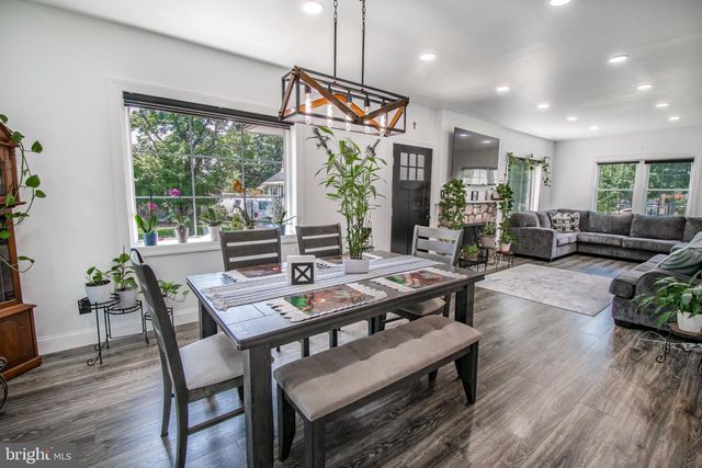 17 MIDDLESEX AVE, Hainesport, NJ 08036