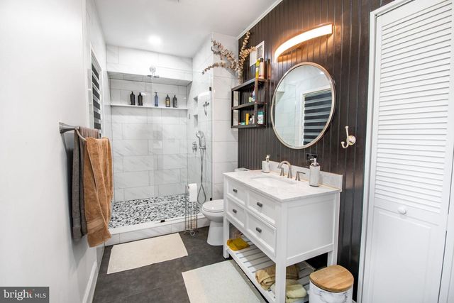 17 MIDDLESEX AVE, Hainesport, NJ 08036