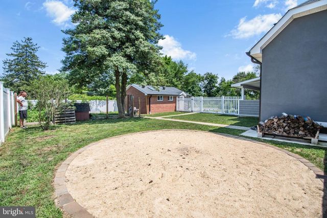 17 MIDDLESEX AVE, Hainesport, NJ 08036