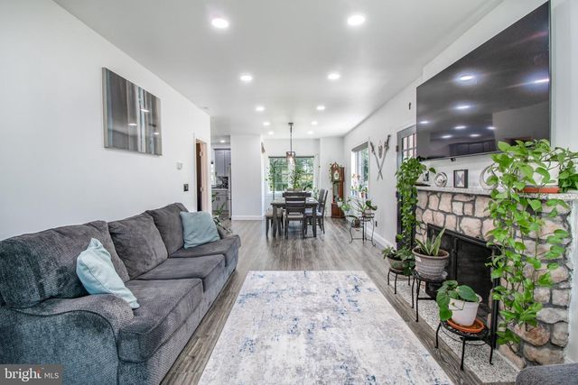 17 MIDDLESEX AVE, Hainesport, NJ 08036