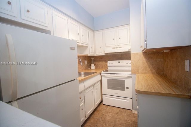 600 Layne Blvd 130, Hallandale Beach, FL 33009