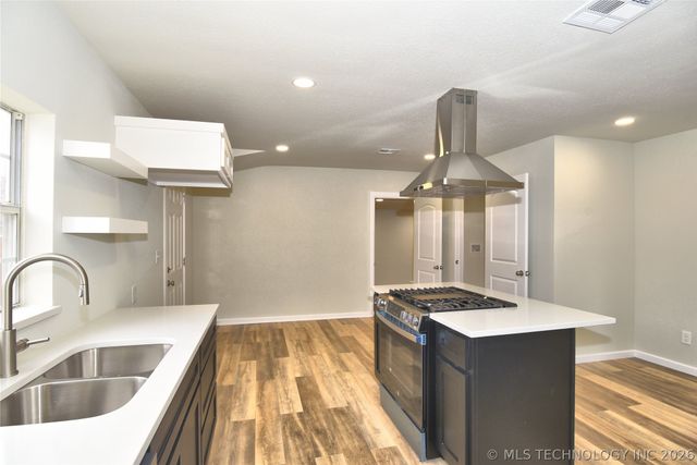 4769 S Boston Avenue, Tulsa, OK 74105