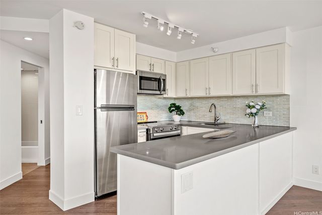 300 Wai Nani Way II-1912, Honolulu, HI 96815