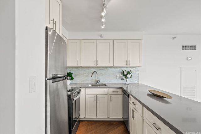 300 Wai Nani Way II-1912, Honolulu, HI 96815