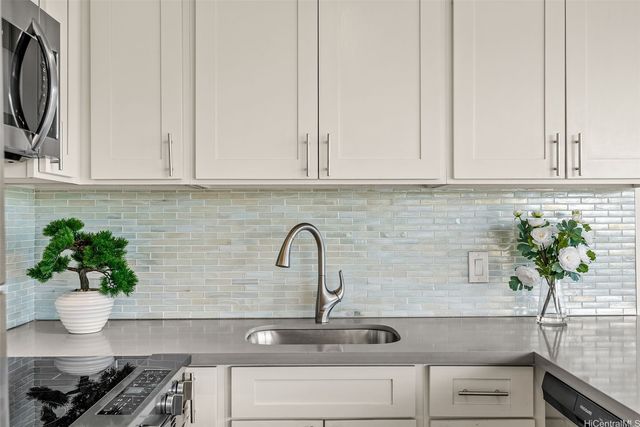 300 Wai Nani Way II-1912, Honolulu, HI 96815