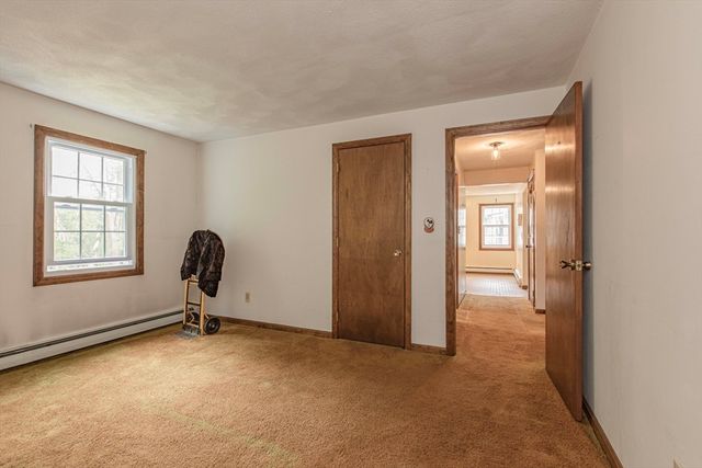 27 Sylvanus Wood Ln, Woburn, MA 01801