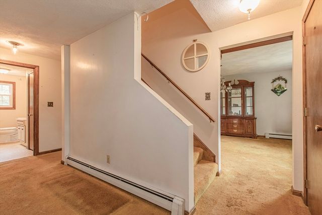 27 Sylvanus Wood Ln, Woburn, MA 01801