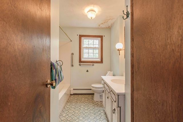 27 Sylvanus Wood Ln, Woburn, MA 01801