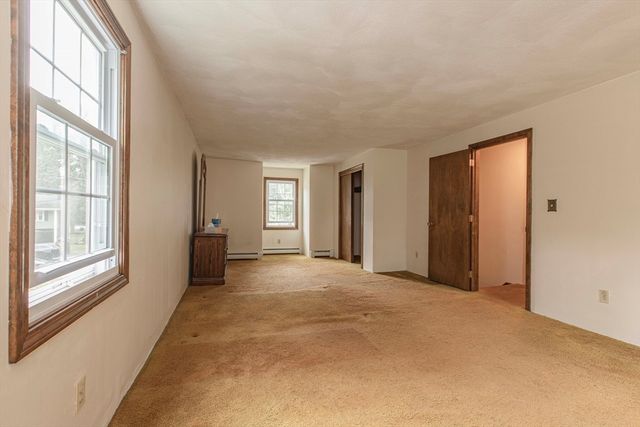 27 Sylvanus Wood Ln, Woburn, MA 01801