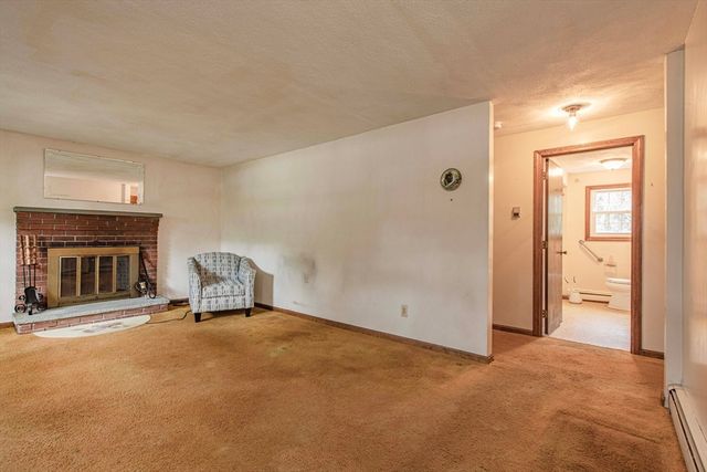 27 Sylvanus Wood Ln, Woburn, MA 01801