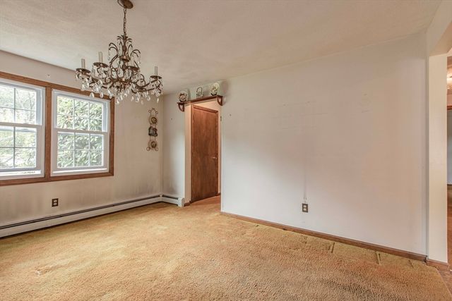 27 Sylvanus Wood Ln, Woburn, MA 01801