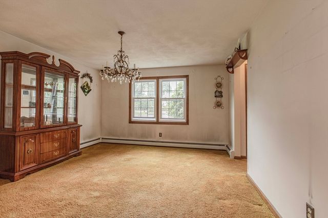 27 Sylvanus Wood Ln, Woburn, MA 01801