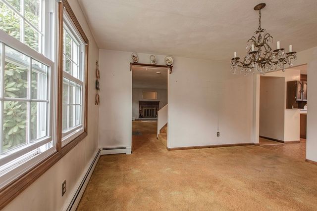 27 Sylvanus Wood Ln, Woburn, MA 01801