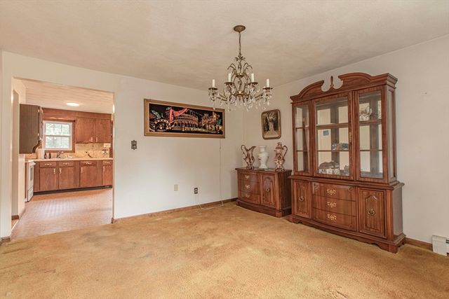 27 Sylvanus Wood Ln, Woburn, MA 01801