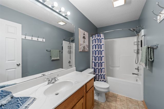 625 Meadow Circle, Huxley, IA 50124
