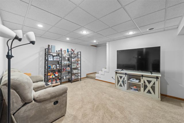 625 Meadow Circle, Huxley, IA 50124