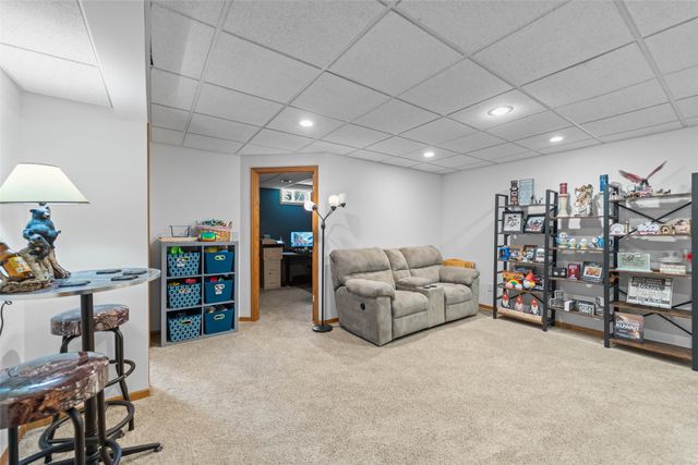 625 Meadow Circle, Huxley, IA 50124
