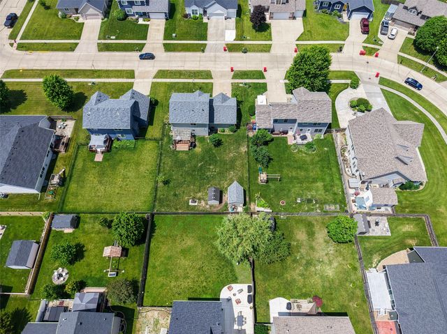 625 Meadow Circle, Huxley, IA 50124