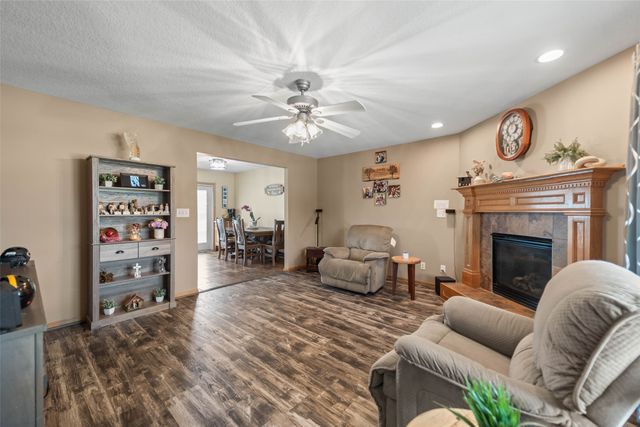 625 Meadow Circle, Huxley, IA 50124