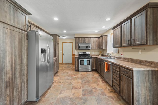 625 Meadow Circle, Huxley, IA 50124