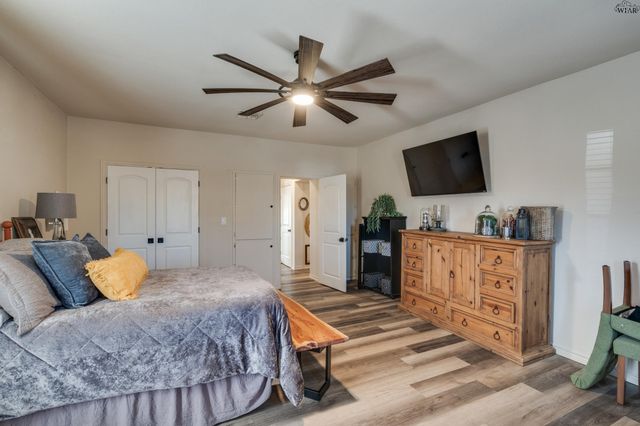 411 W RUBY AVENUE, Iowa Park, TX 76367