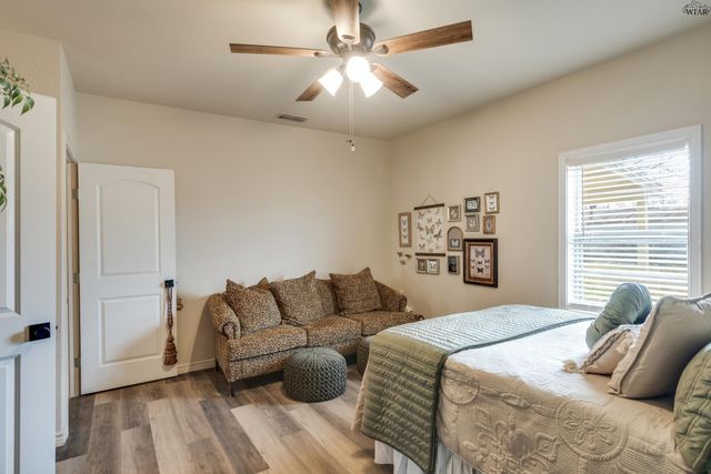 411 W RUBY AVENUE, Iowa Park, TX 76367