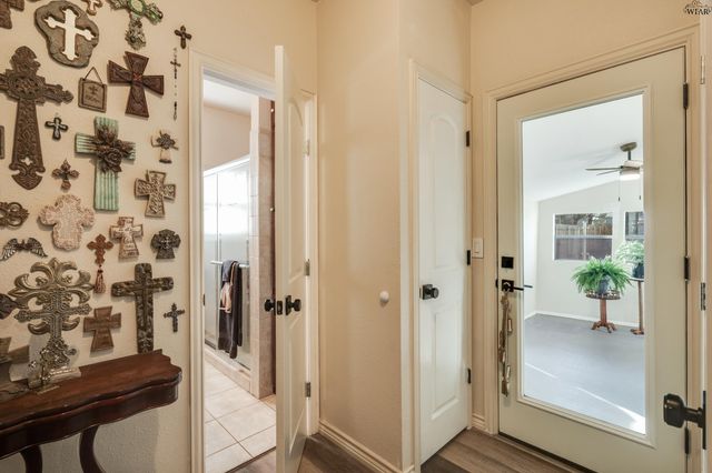 411 W RUBY AVENUE, Iowa Park, TX 76367