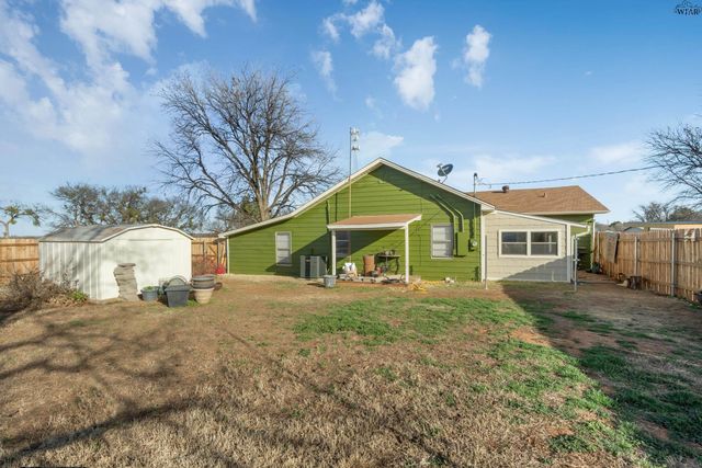 411 W RUBY AVENUE, Iowa Park, TX 76367