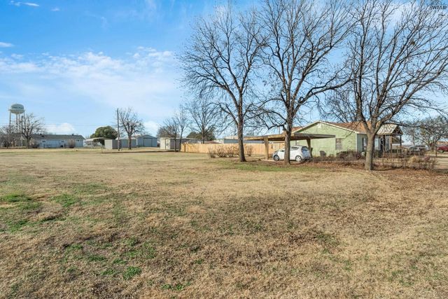 411 W RUBY AVENUE, Iowa Park, TX 76367