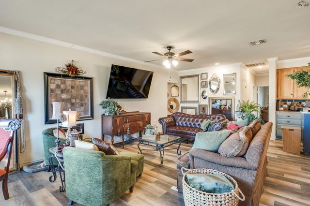 411 W RUBY AVENUE, Iowa Park, TX 76367