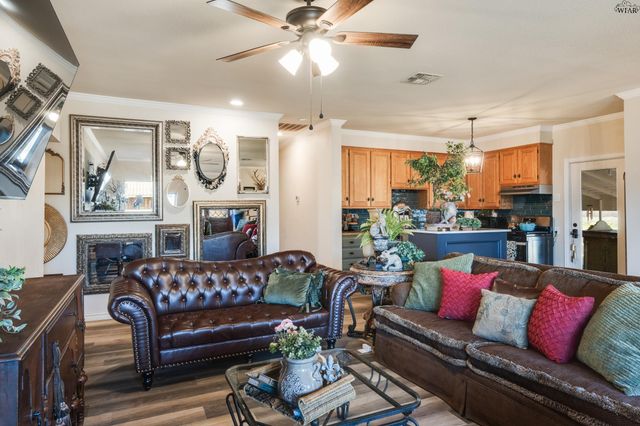 411 W RUBY AVENUE, Iowa Park, TX 76367