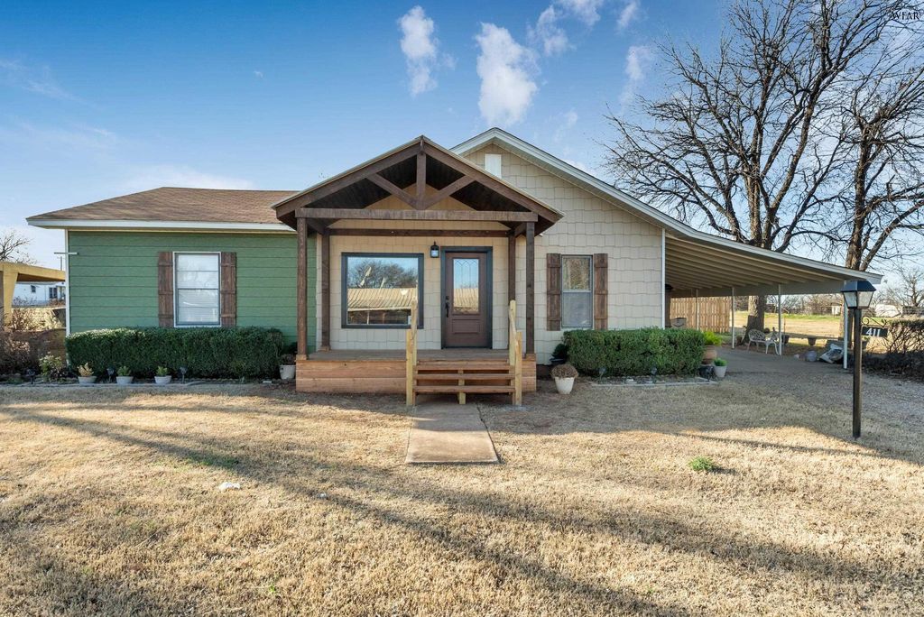 411 W RUBY AVENUE, Iowa Park, TX 76367