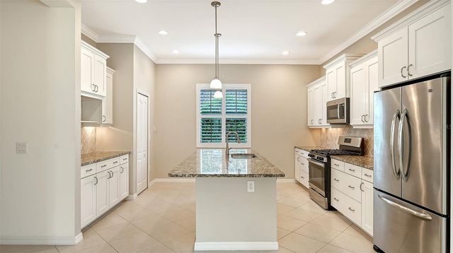 7159 WESTHILL COURT, Lakewood Ranch, FL 34202