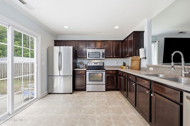 108 Oyster Landing Drive, Sneads Ferry, NC 28460