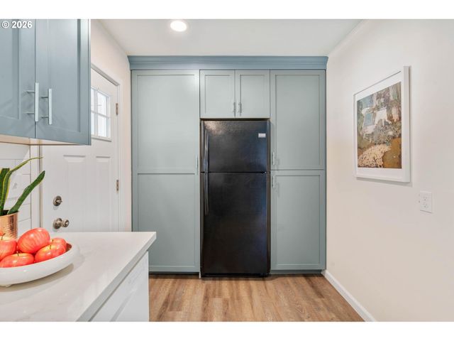 6025 Se KNIGHT St, Portland, OR 97206