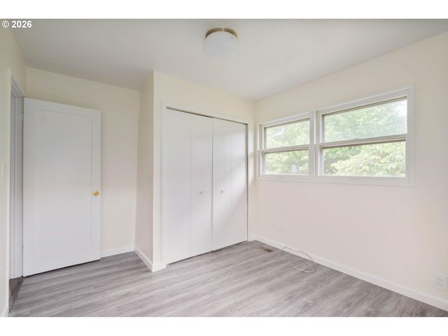 6025 Se KNIGHT St, Portland, OR 97206